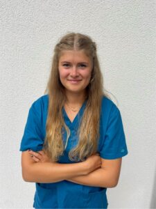 Auriane Richard, ostéopathe D.O. à Pau, spécialisée dans la gestion de la douleur, l’ostéopathie du sport et la prise en charge de toute la famille